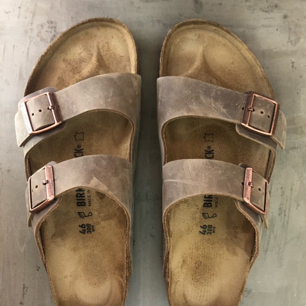 NEW WITH BOX ONLY TRIED ON unisex birks